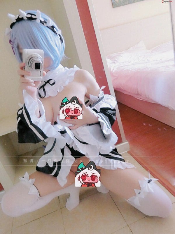 一只肉酱阿 (roujiangdajiba) cosplay Rem – Re:Zero